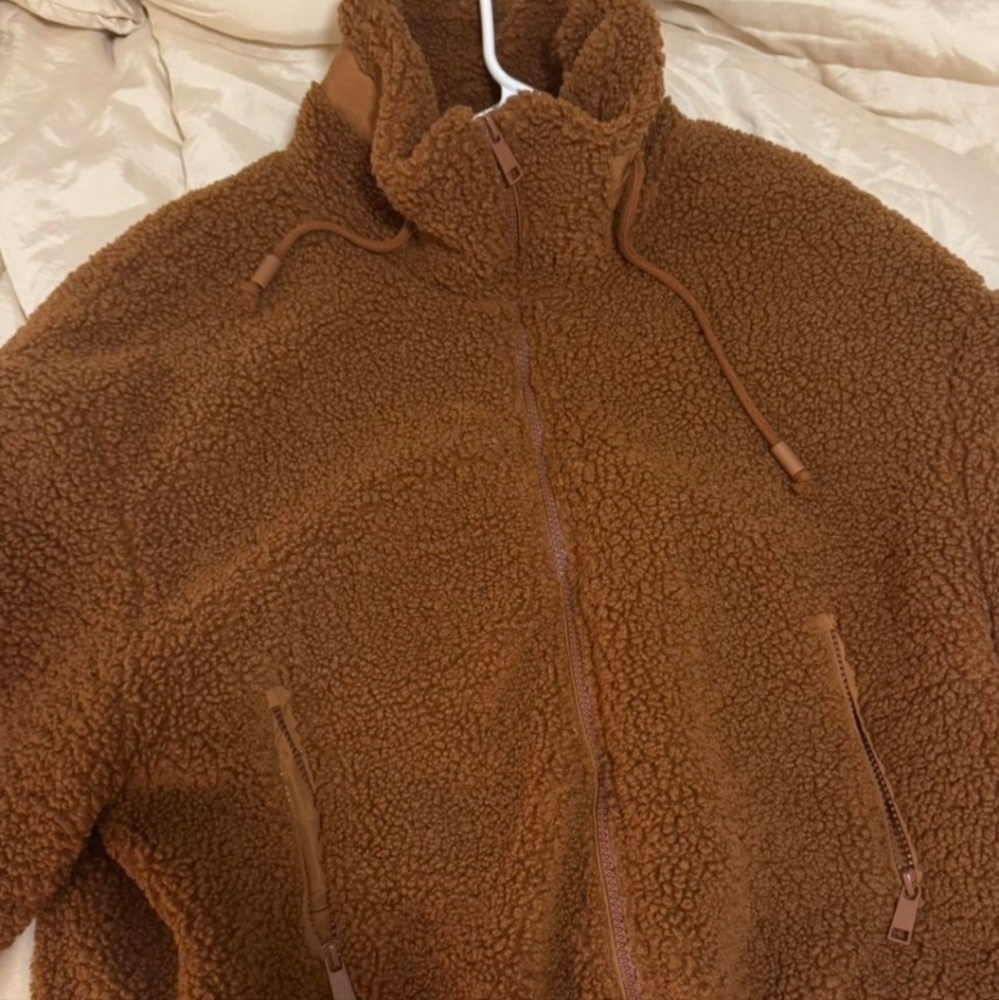 Love Tree Women's Chocolate Sherpa Cropped Jacket Size Large